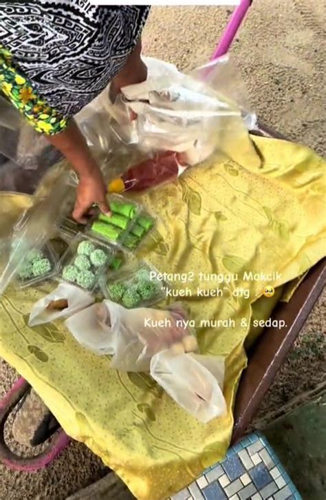tular kisah makcik jual kuih muih guna kereta sorong ramai  bantu