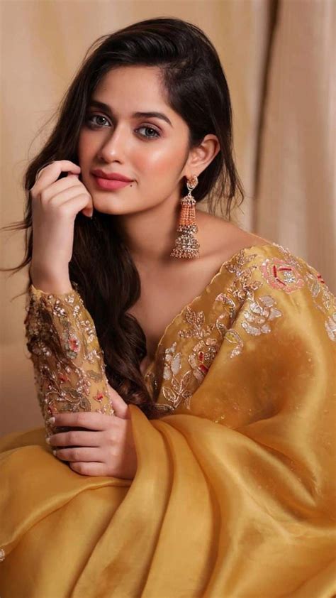 iitha  thakhaga sabsa jatha garalsa pahana jannat zubair ka aautafata