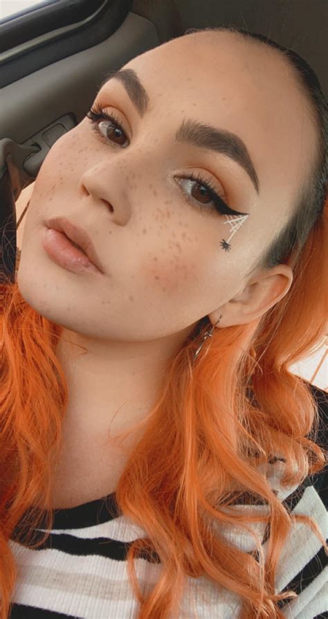 Simple but cute Halloween makeup : r/halloween