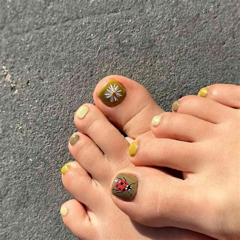 summer pedicure ideas 11