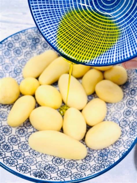 Air Fryer Tinned Potatoes - Cheat Roast Potatoes - Daisies & Pie