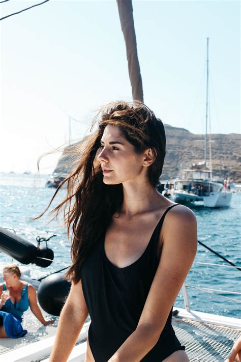 Who Are the Sexiest Women Alive: A Guide to the Hottest Females on Earth 4