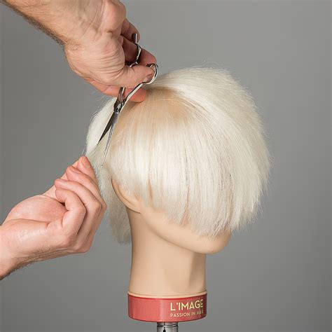 how to use hair cutting scissors