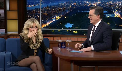 Sabrina Carpenter has espresso martini-chugging contest with Stephen