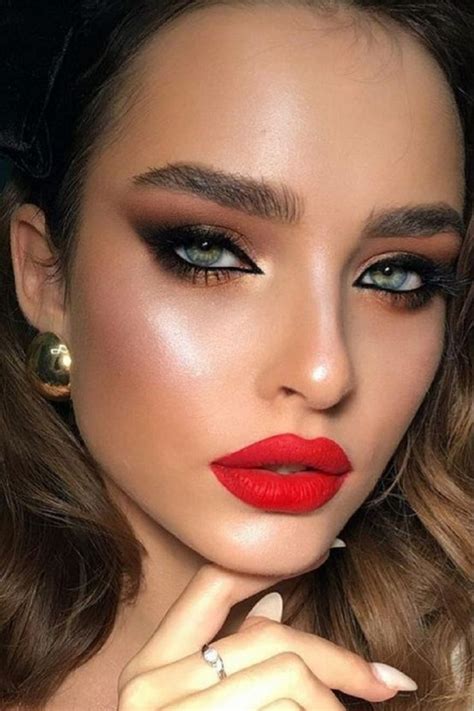 Valentine Makeup Looks Wearing Red Lipsticks | Red lips makeup look ...