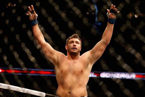 7 famous UFC fighters who started late in their career
