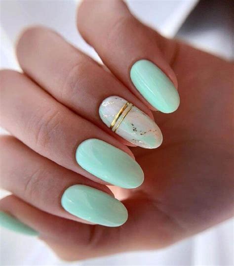 Pin by Micaelis Sierra on manos | Green nails, Mint nails, Manicure