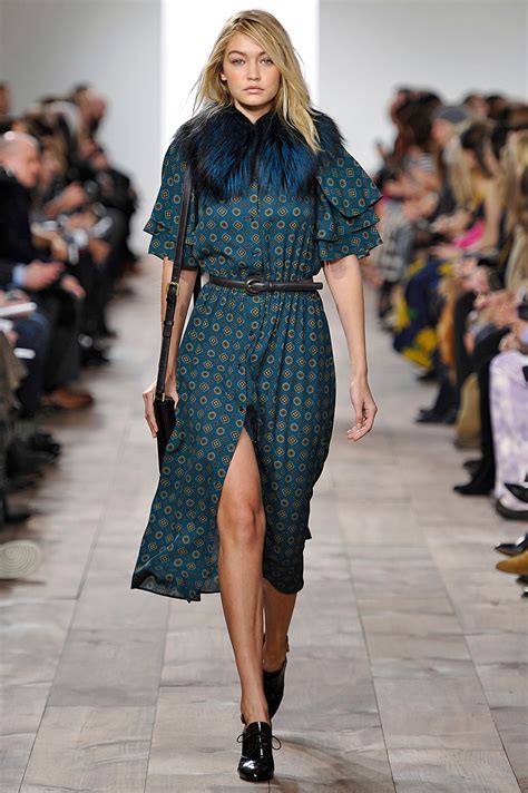 Model runway walk - hacmember