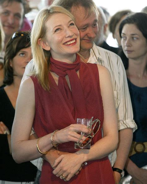 Cate blanchett fans are revisiting the elizabeth 1998 performance 21
