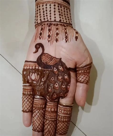 Peacock Mehndi Design Simple and Easy for Celebrations
