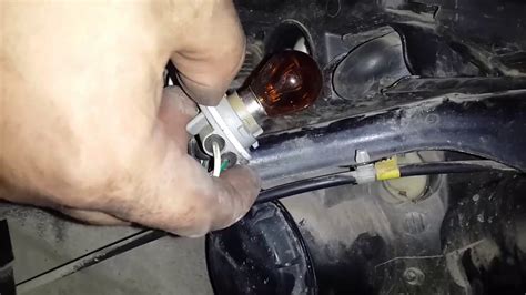 V 2 0 Subaru Tribeca B9 замена ламп передних фар - YouTube
