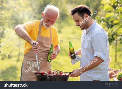 2,169 Dad barbecue Images, Stock Photos & Vectors | Shutterstock