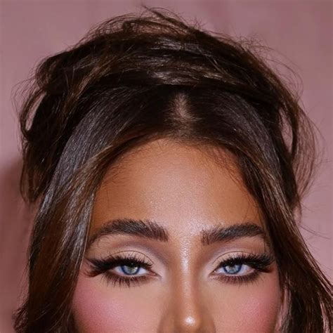 Glam Makeup Look with Ultimate Glow and Pink Blush