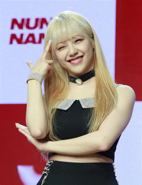 200204 cignature's Jeewon debut showcase | kpopping