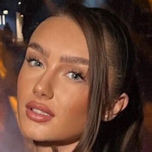 Liv Preston - Age, Family, Bio | Famous Birthdays