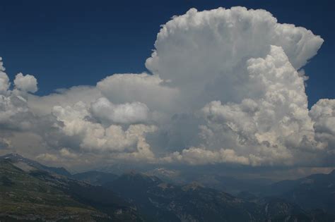 Cumulonimbo - Montaña Segura