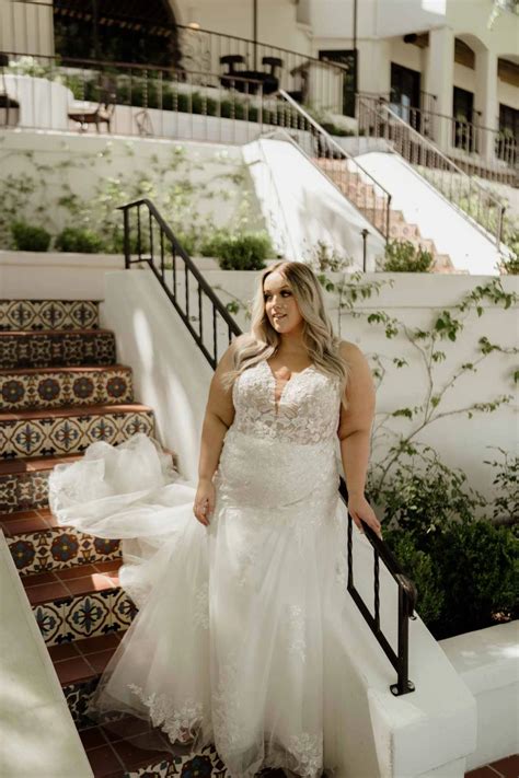 Sexy Floral Lace Plus Size Fit-and-Flare Wedding Dress with Thick Straps