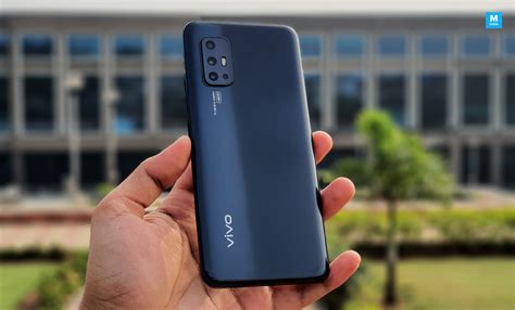 vivo  review struggles  stand    sea  incredible