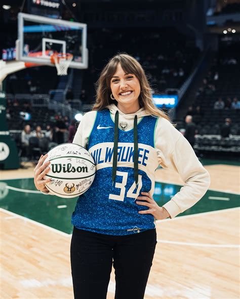 Katlynn Gill | I’m not sure how I feel about all that😂 #nfl #chicago #