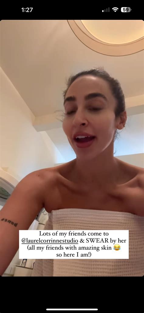 What is wrong with her collar bone area? : r/CourtneyShieldsSnarks