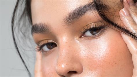 This Is Exactly How to Grow Back Your Eyebrows | Allure