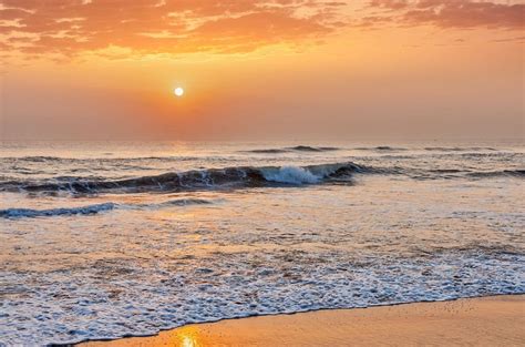 discover  beauty  serenity  chennais iconic marina beach