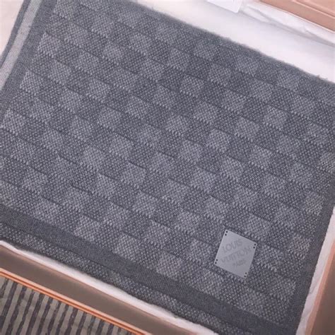 Louis Vuitton Men's Grey and White Scarf-wraps | Depop