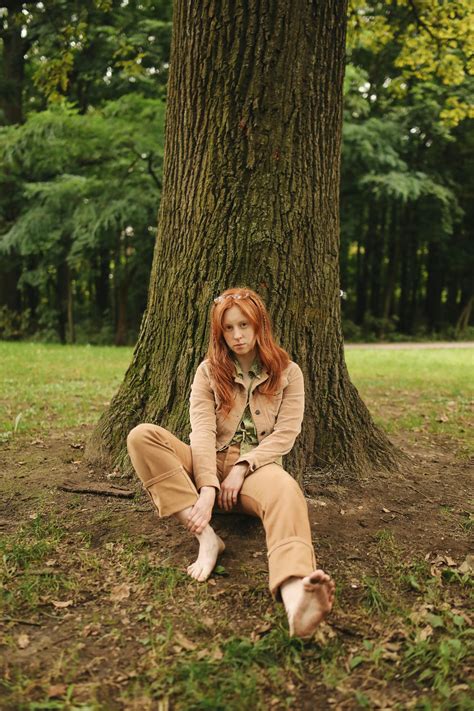 Barefoot Redhead Photos, Download The BEST Free Barefoot Redhead Stock