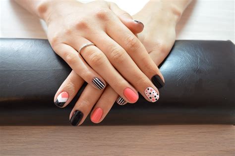 Варианты шеллака на короткие ногти (42 фото) - картинки modnica.club