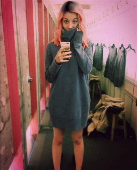 Download Cutie Amy Nelson Wallpaper | Wallpapers.com