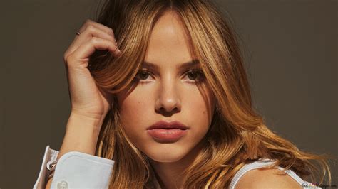 Halston Sage | American Actress 4K wallpaper download