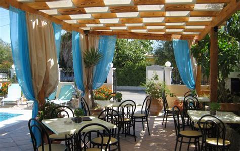 Sfinaki Bar & Makis grill | Makis and Vasso hotel apartments in ...