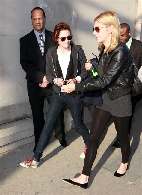 Kristen being gorgeous outside of Jimmy Kimmel Live - Kristen Stewart