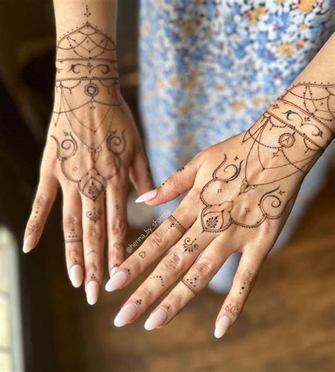 32 Captivating Henna Designs : Gorgeous Hand Ornaments 1 - Fab Mood ...