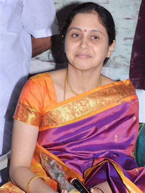Devayani Wallpapers | Best Strip Video