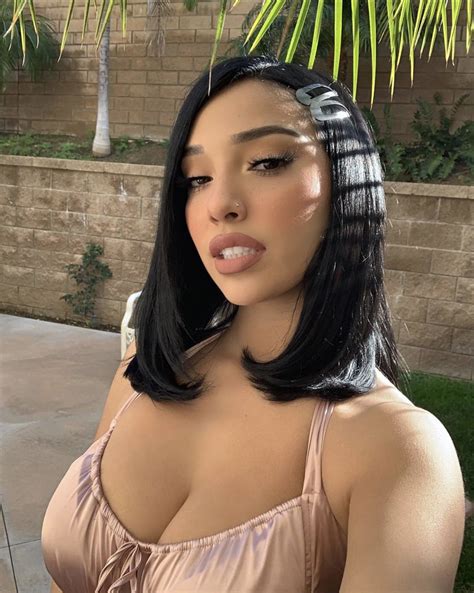 Pin by Nayyah💋 on -HAIR- | Beautiful smile women, Very beautiful woman