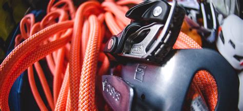 Зажим для веревки Basic - купить у официального дистрибьютора PETZL ...