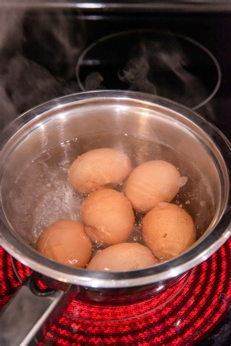 How to make perfect easy peel hard boiled eggs on the stove top. This