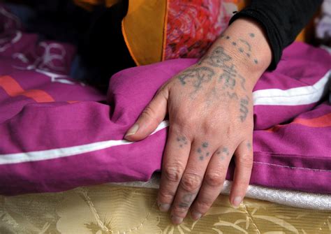Why do black tattoos turn green - Bronctattooaus.com