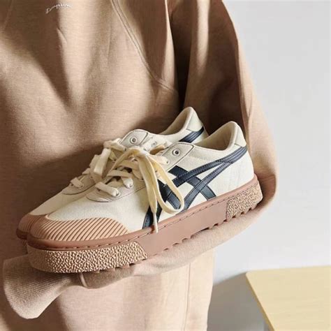 Asics Court Trail - White Black
