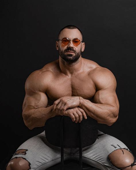 Muscle Worship Temple: Mikhail Maslov