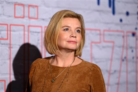 Machtmissbrauch im Showbusiness: Annette Frier warnt vor Rückschritt | 1&1