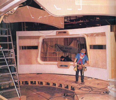 Designing Voyager's Bridge — Forgotten Trek