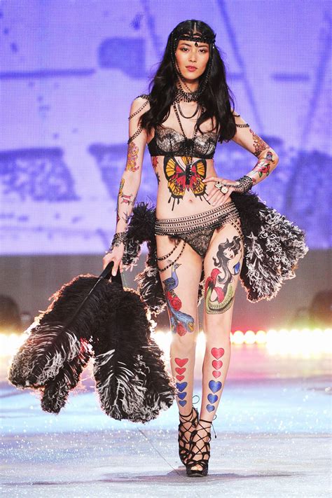 liu-wen-2015-vogue-30oct17-getty_preview