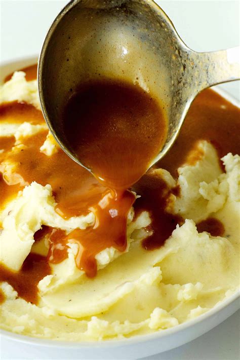 Brown Beef Gravy Recipe (10-Minute Homemade Beef Gravy)