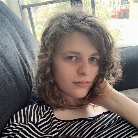 curious how I'd be seen, age and perceived gender? | Scrolller