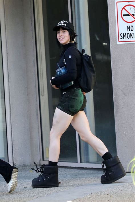 Billie Eilish - Out in Los Angeles 10/19/2022 • CelebMafia