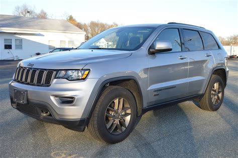 2016 Jeep Grand Cherokee | Mutual Enterprises Inc