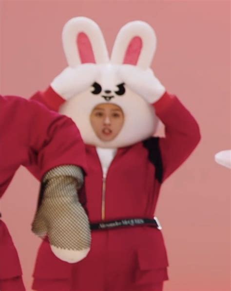 「skz」おしゃれまとめの人気アイデア｜Pinterest｜Pau ʕ·ᴥ·ʔ | イ・ミンホ, スキズ, リノ