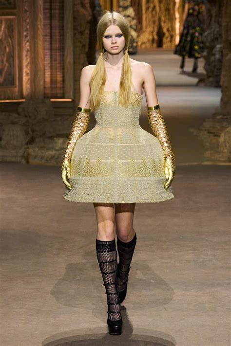 paris fashion week  dior dehlia glynnis